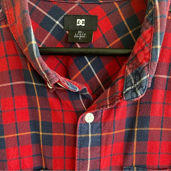 DC Flannel Plaid Shirt Size L - Picture 3 of 6